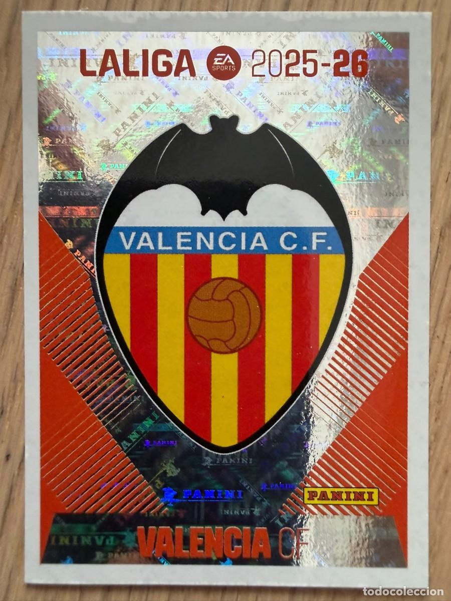 Cromos de f&uacute;tbol: 1 ESCUDO VALENCIA 25 26 2025 2026 LIGA EA SPORTS COLECCIONES ESTE SIN PEGAR STICKER