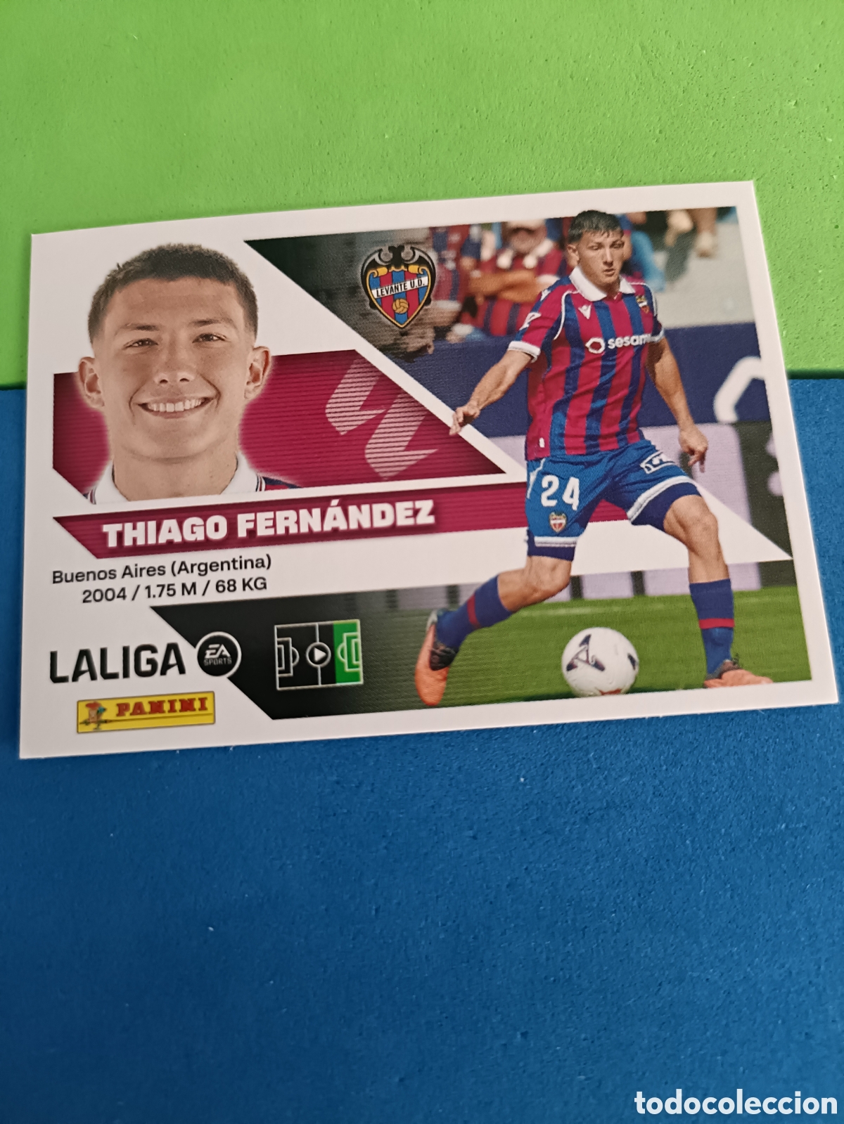 Figurine di Calcio: Panini cromos stickers Liga este 2026 2027 26 27 - COLOCA Levante Thiago Fern&aacute;ndez