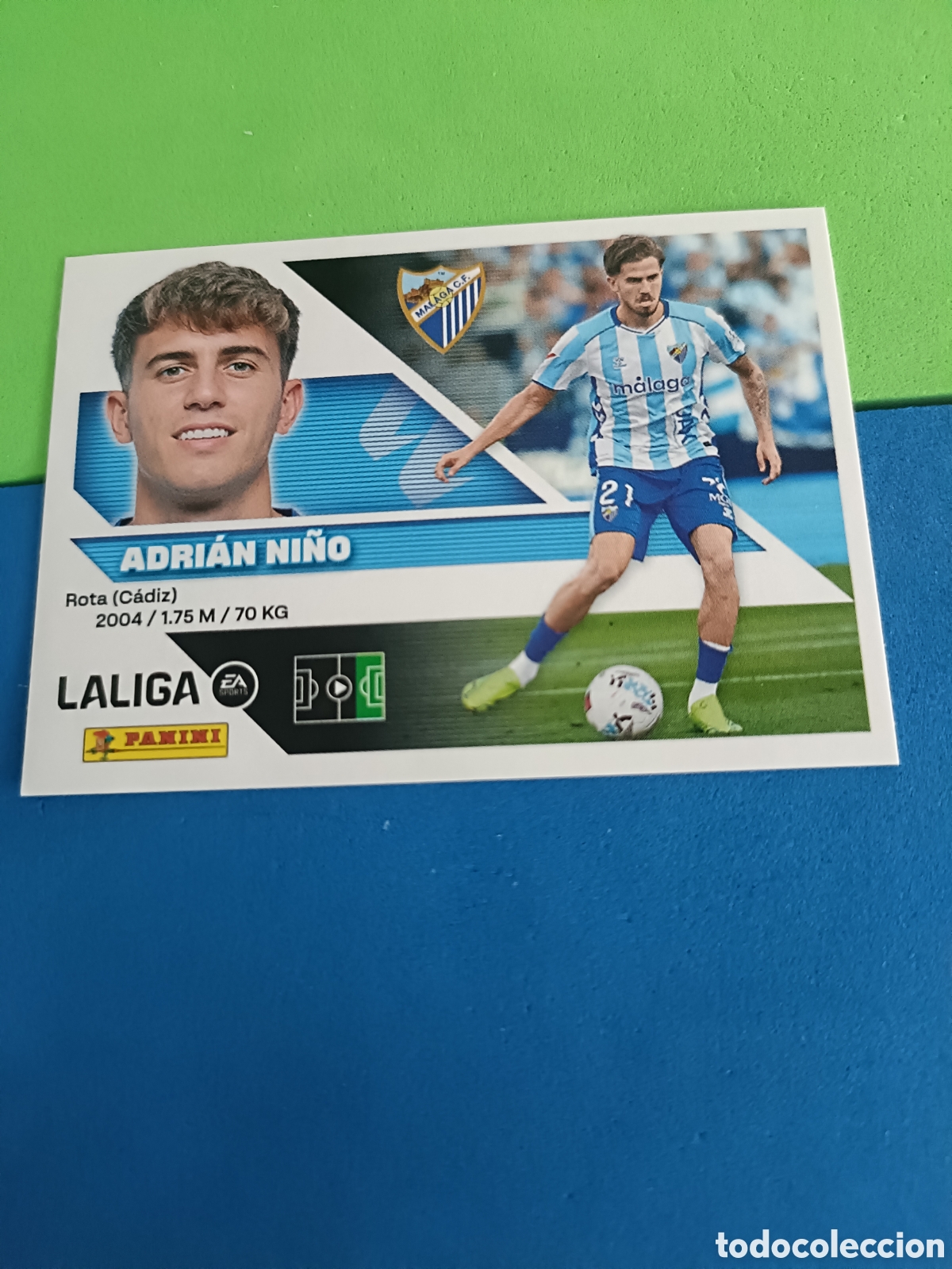 Figurine di Calcio: Panini cromos stickers Liga este 2026 2027 26 27 - M&aacute;laga 18 Adrian Ni&ntilde;o