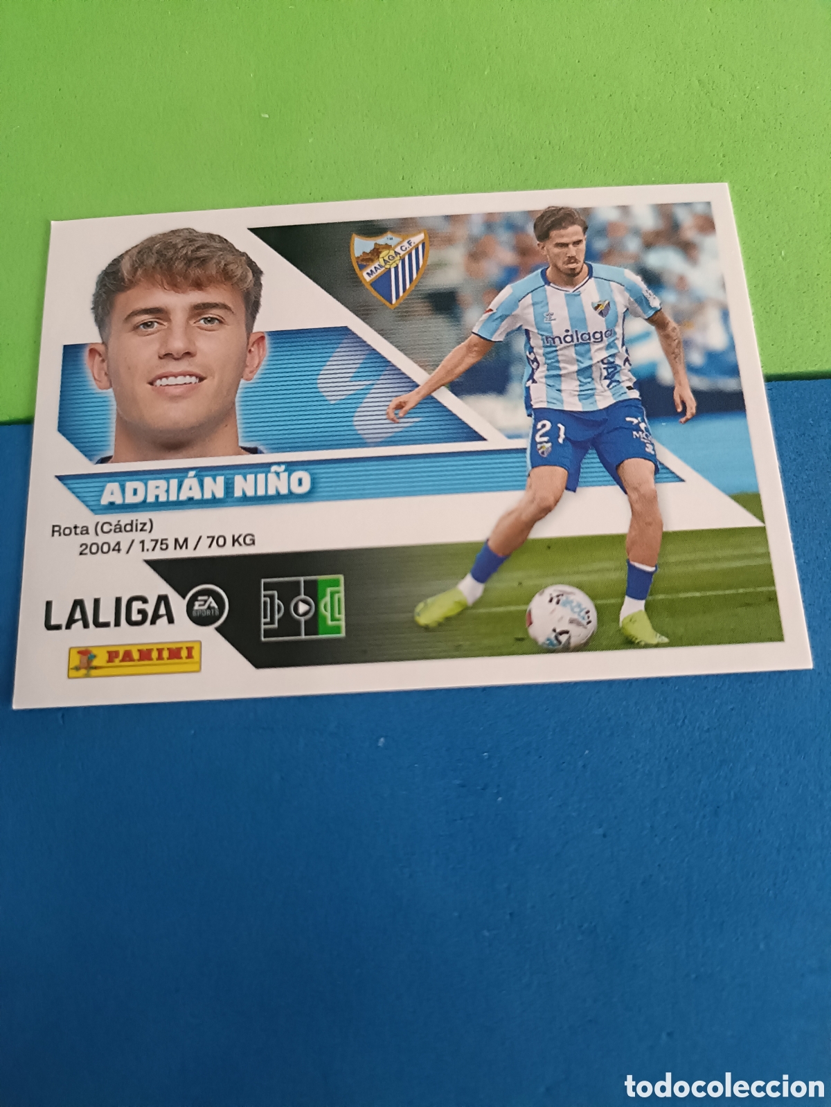 Figurine di Calcio: Panini cromos stickers Liga este 2026 2027 26 27 - M&aacute;laga 18 Adrian Ni&ntilde;o