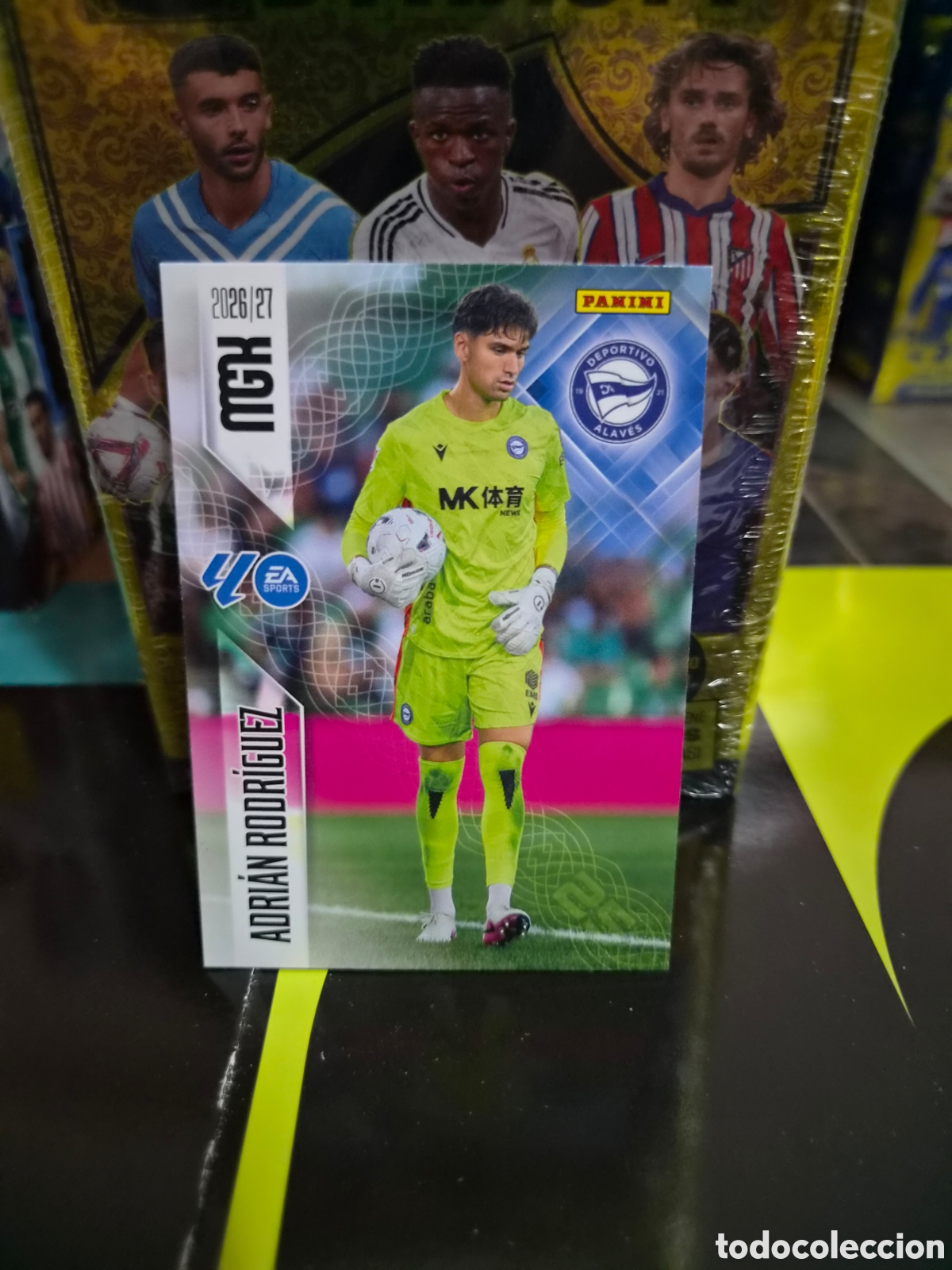 Cromos de f&uacute;tbol: N&deg;21 Alaves Adrian Rodr&iacute;guez Megacracks 26/27
