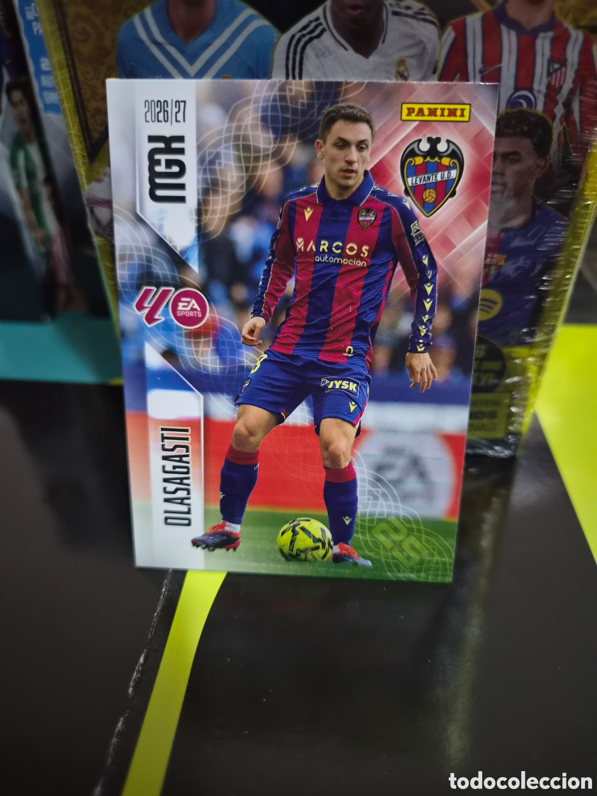 Cromos de f&uacute;tbol: N&deg;210 Levante Olasagasti Megacracks 26/27