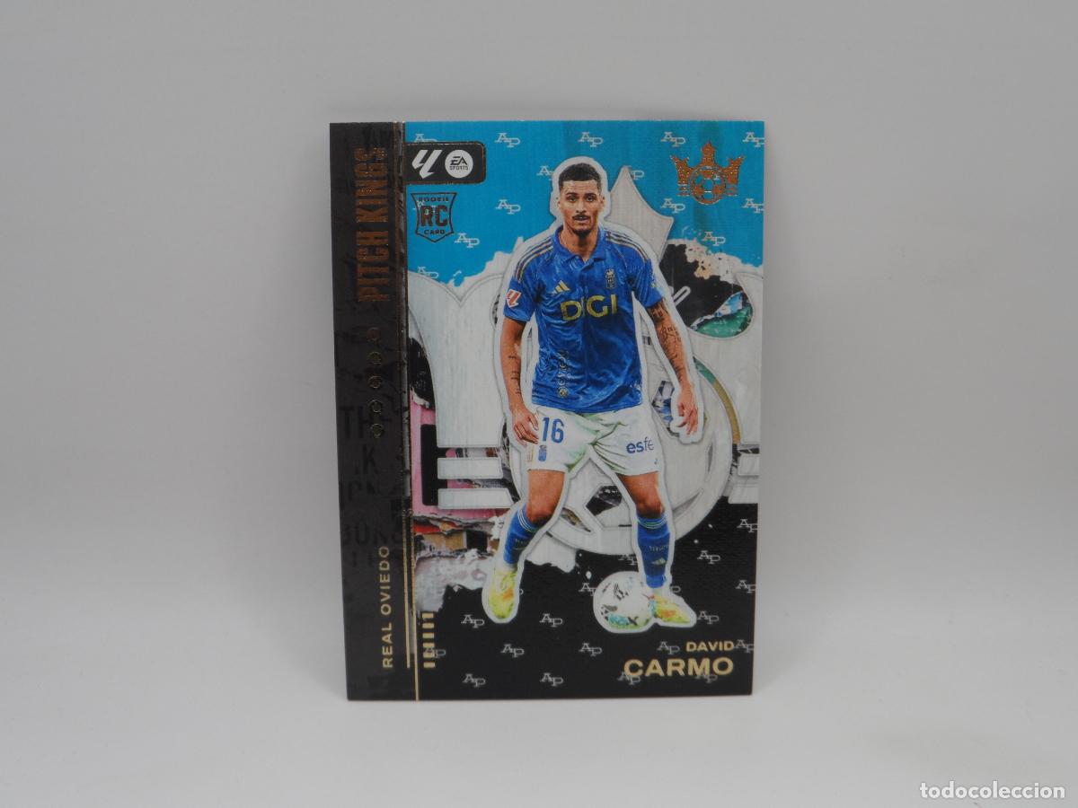 Cromos de f&uacute;tbol: 99 DAVID CARMO PARALELA AZUL REAL OVIEDO ROOKIE PANINI PITCH KINGS 2025 2026 25 26