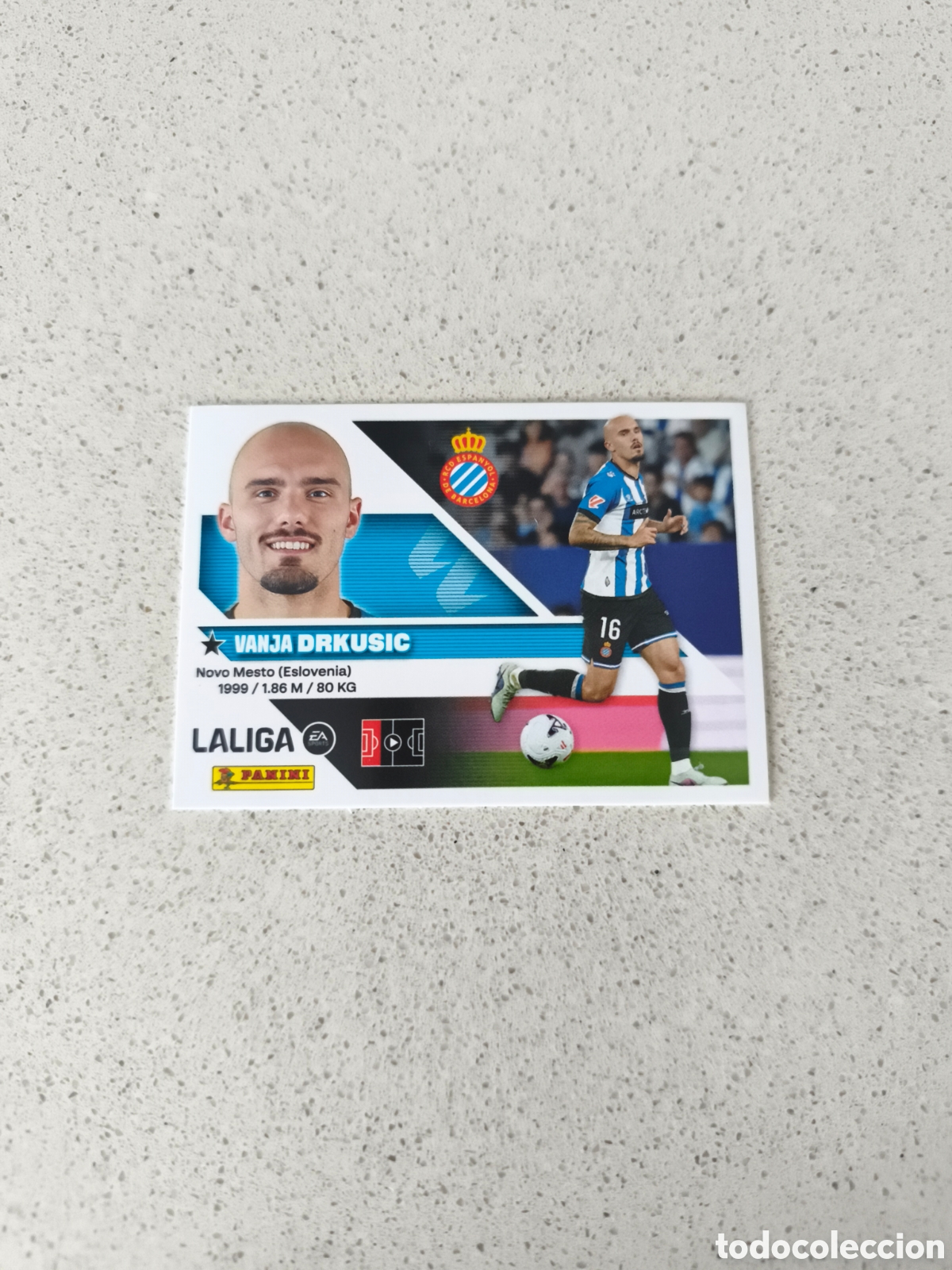 Cromos de f&uacute;tbol: CROMO N&Uacute;MERO 6 BIS COLOCA DRKUSIC ESPANYOL. LIGA ESTE 26/27. PANINI. TERCERA EDICI&Oacute;N.