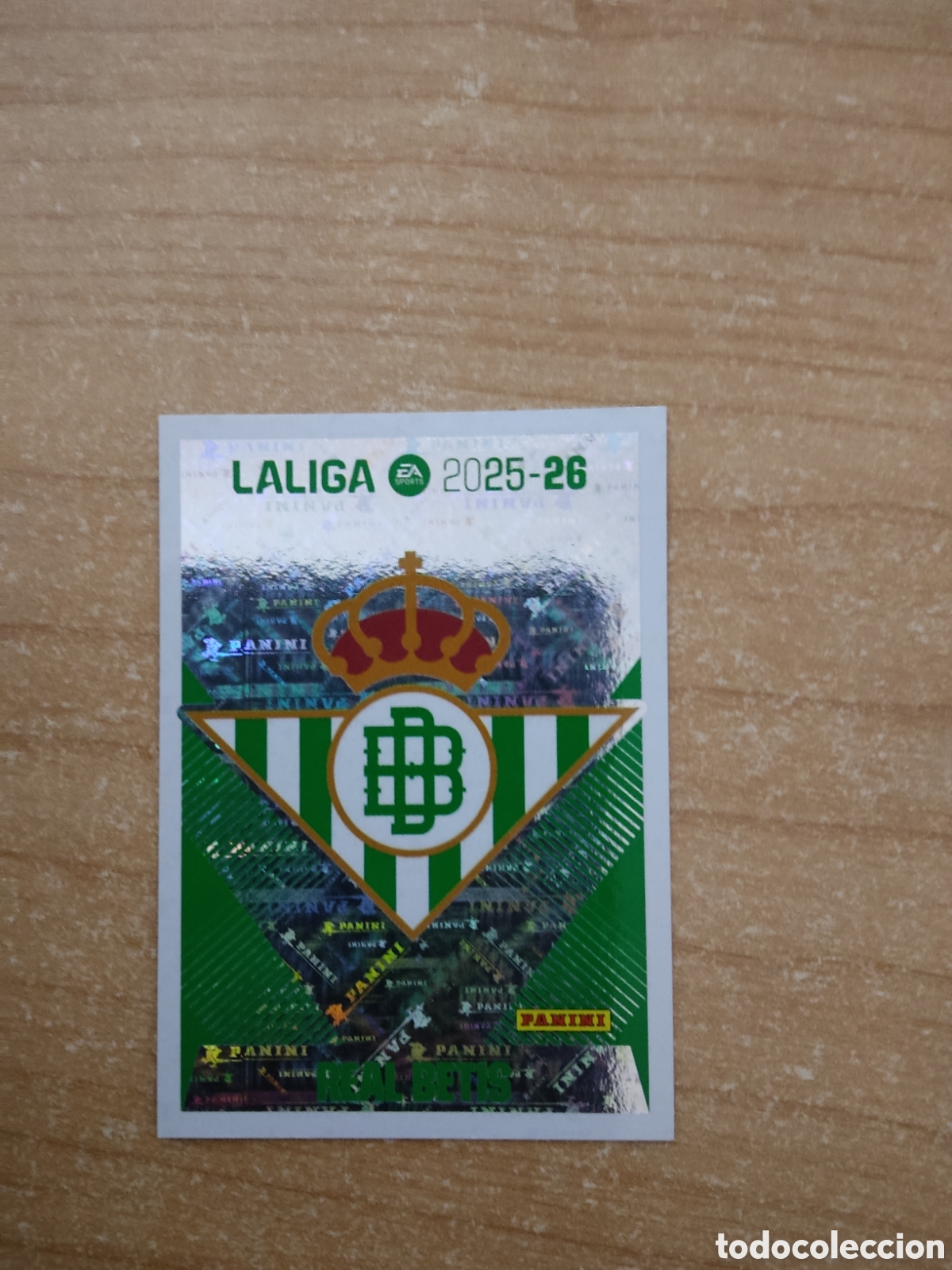 Cromos de f&uacute;tbol: 1 ESCUDO REAL BETIS LIGA ESTE 2025 2026