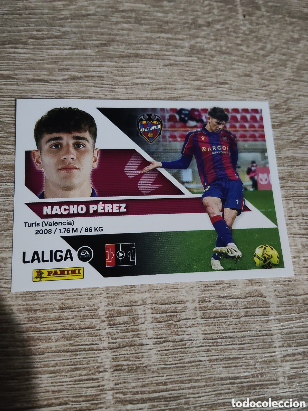 Cromos de f&uacute;tbol: Nacho P&eacute;rez coloca Levante liga 2026 2027 26 27 ediciones este