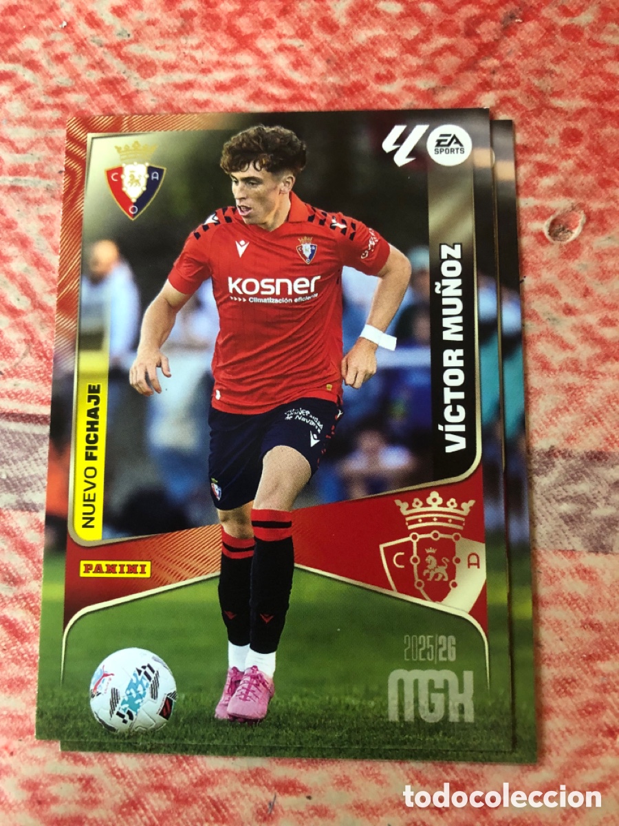 Cromos de f&uacute;tbol: Victor Mu&ntilde;oz nuevo fichaje n&uacute;mero 455 del Osasuna Megacracks 25-26 2025-2026