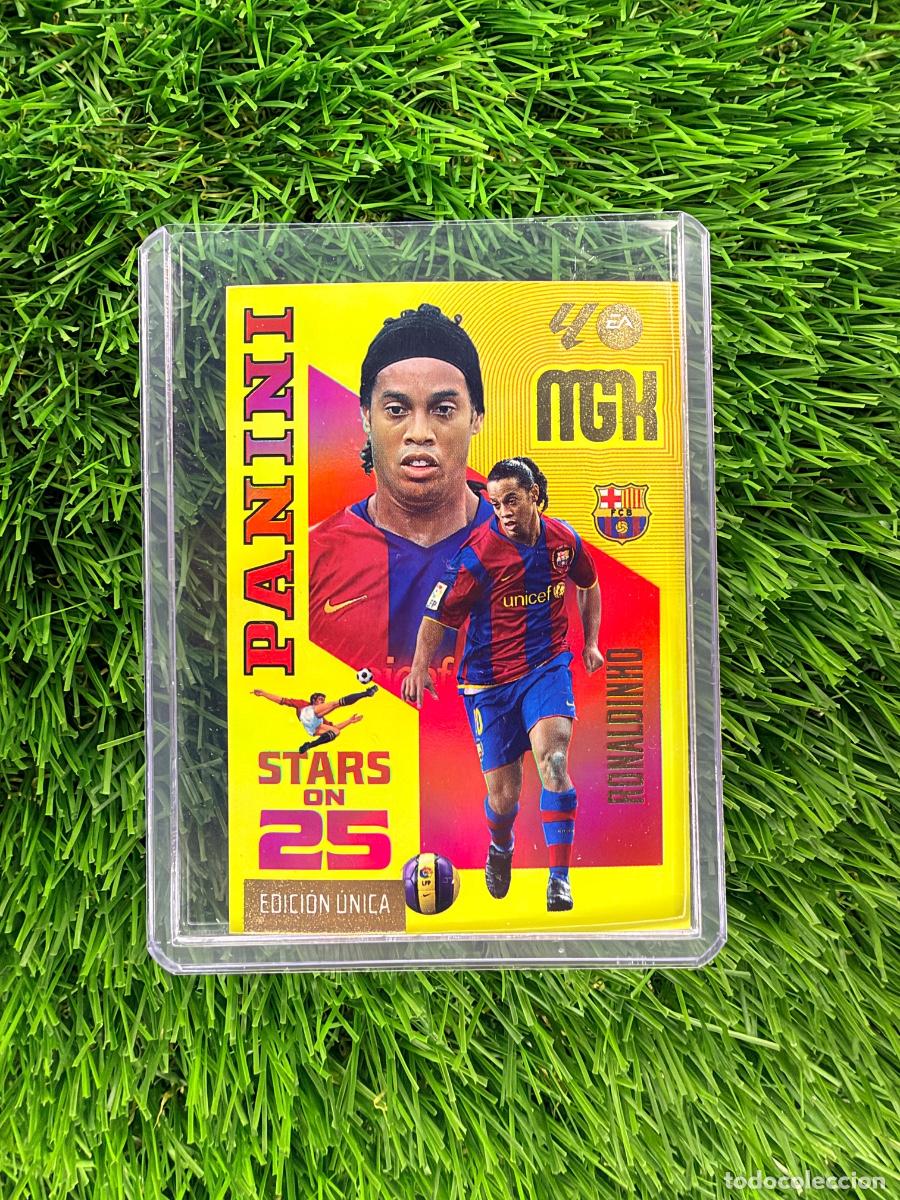 Cromos de f&uacute;tbol: N&ordm; 436 Ronaldinho Stars on 25 FC Barcelona Megacracks 26 27