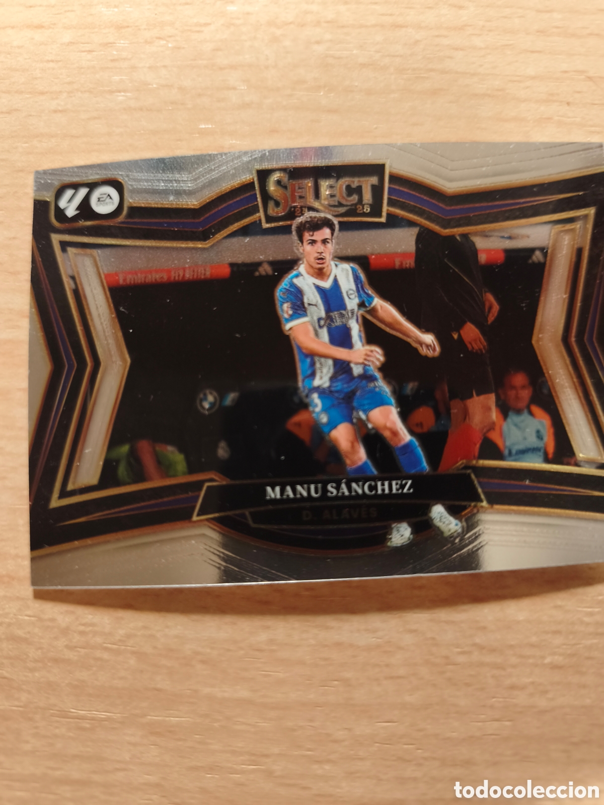Cromos de f&uacute;tbol: 212 MANU SANCHEZ FIELD LEVEL ALAV&Eacute;S SELECT LA LIGA 2024 2025 PANINI 24 25