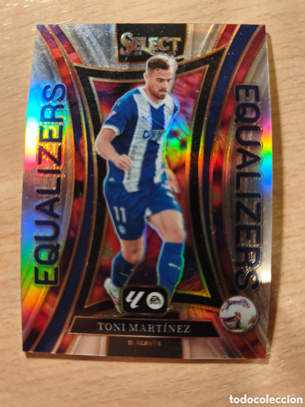 Cromos de Futebol: 5 TONI MARTINEZ EQUALIZERS ALAV&Eacute;S SELECT LA LIGA 2024 2025 PANINI 24 25