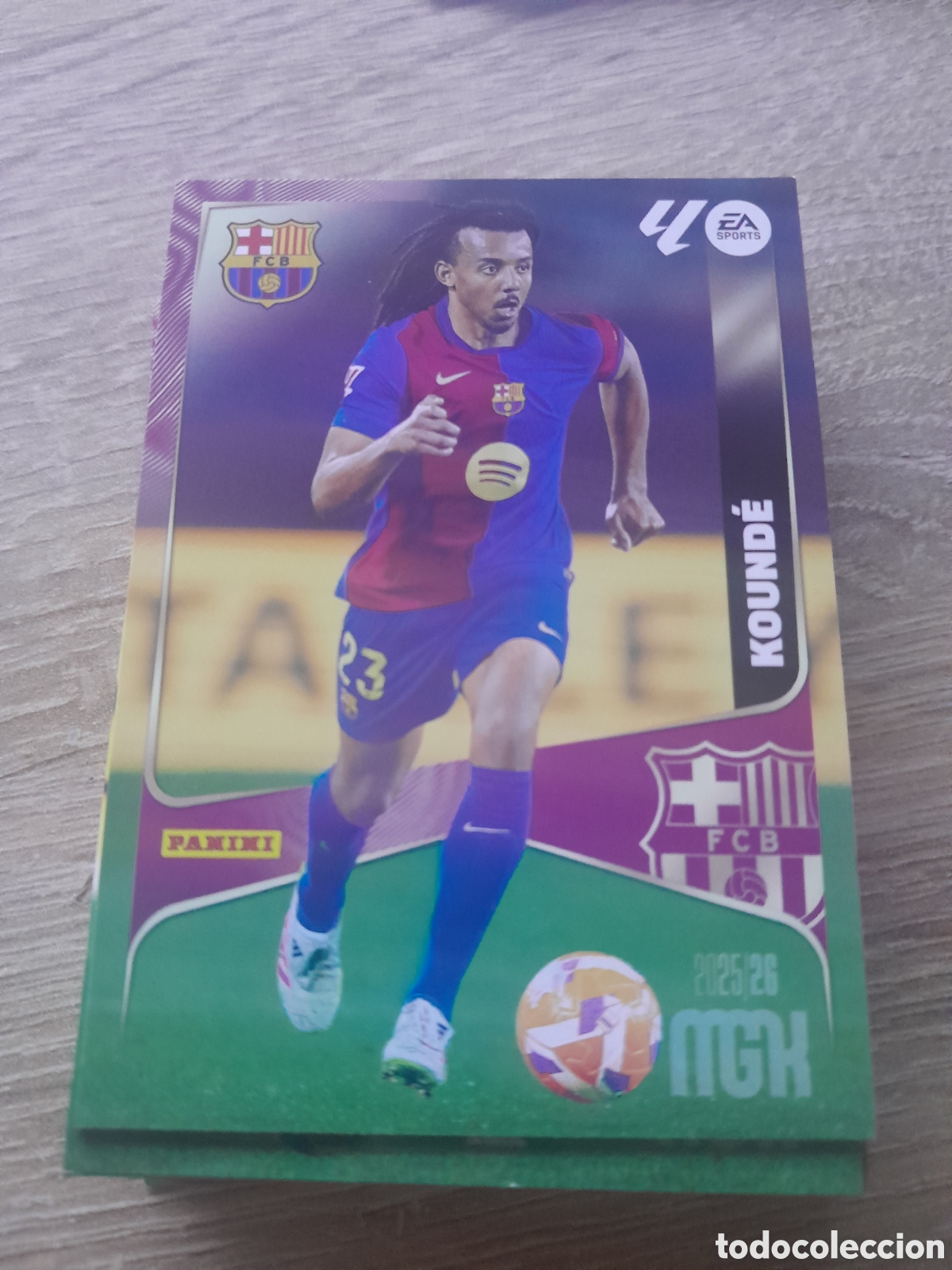 Cartes &agrave; collectionner de Football: n&ordm; 76 kounde barcelona megacracks 2025 2026