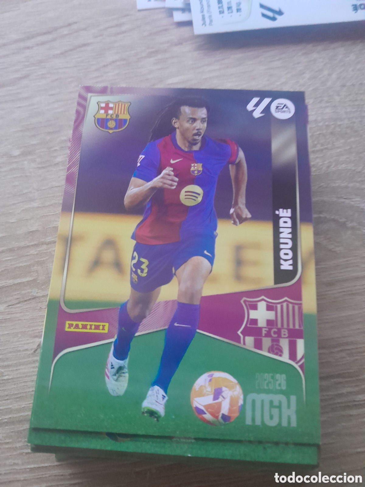 Cartes &agrave; collectionner de Football: n&ordm; 76 kounde barcelona megacracks 2025 2026