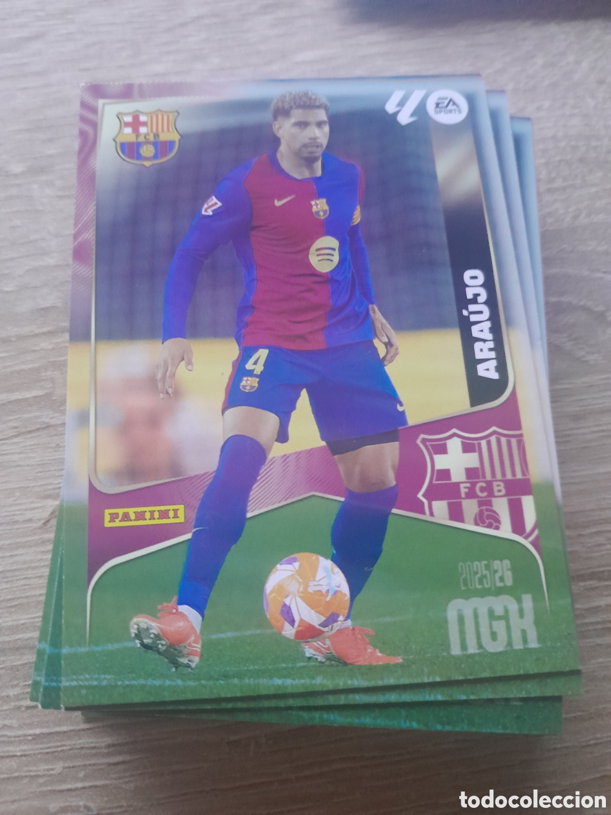 Cromos de f&uacute;tbol: n&ordm; 78 araujo barcelona megacracks 2025 2026
