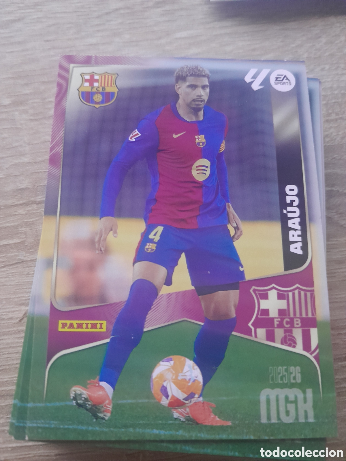 Cromos de f&uacute;tbol: n&ordm; 78 araujo barcelona megacracks 2025 2026
