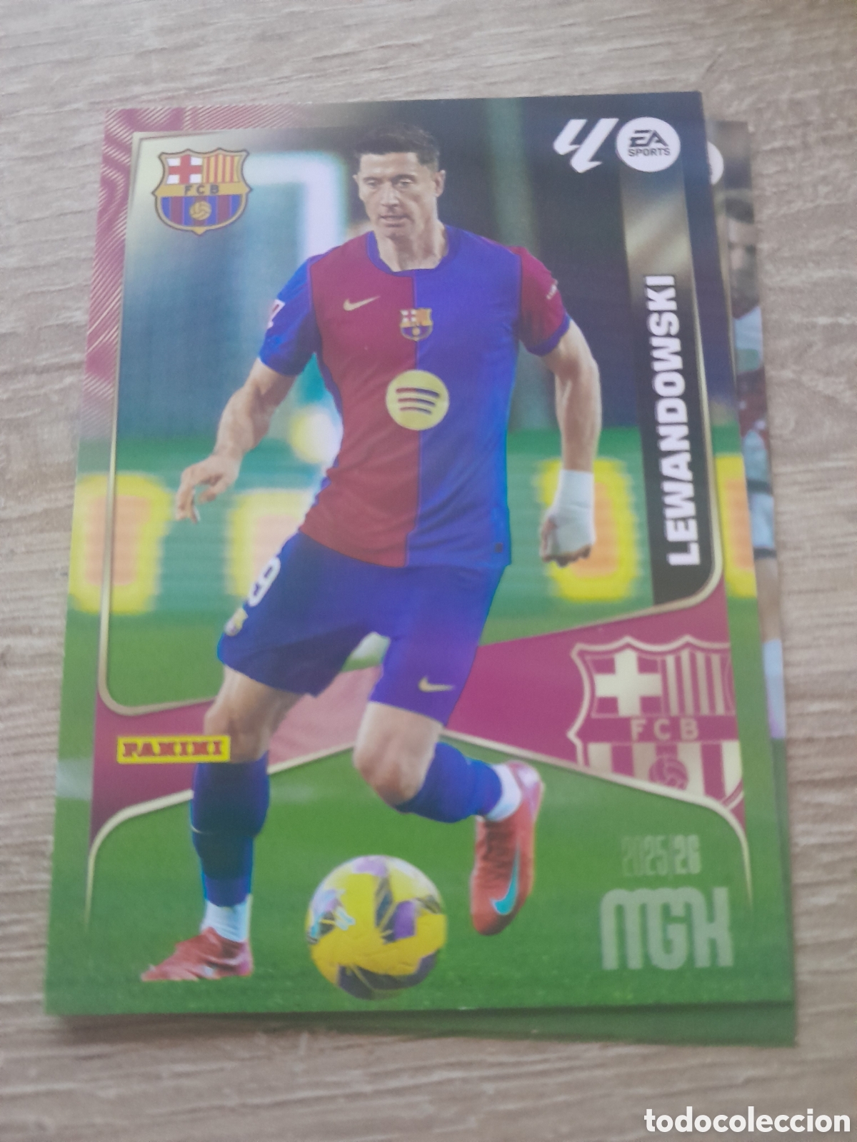 Cartes &agrave; collectionner de Football: n&ordm; 89 lewandowski barcelona megacracks 2025 2026