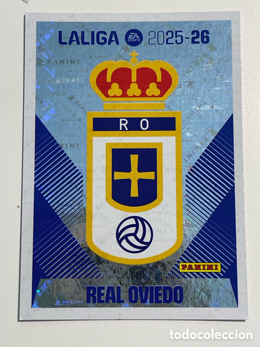 Cromos de f&uacute;tbol: Cromo &rdquo;REAL OVIEDO&rdquo; ESCUDO col. album de cromos LIGA 2025-26 Coleccciones Este Panini