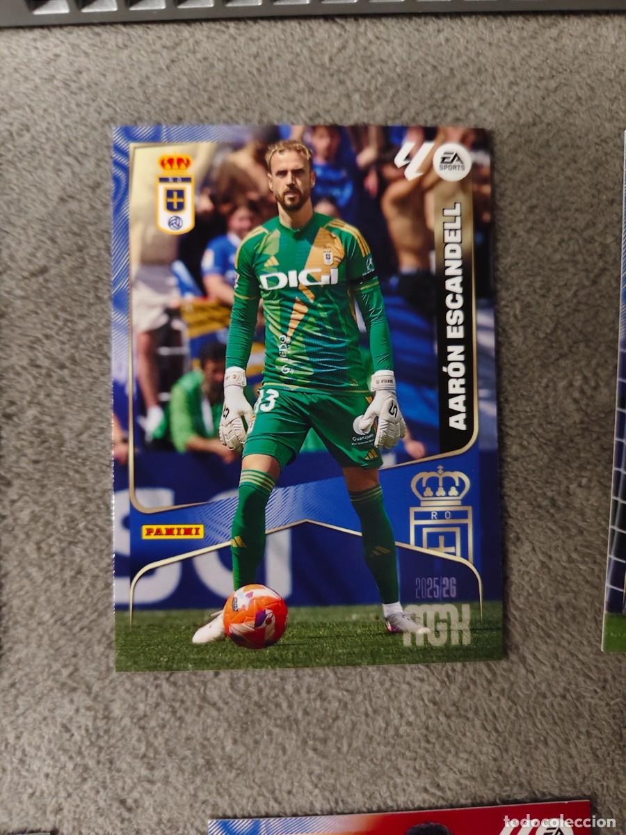 Cartes &agrave; collectionner de Football: 272 MEGACRACKS MGK 25 26 AAR&Oacute;N ESCANDELL REAL OVIEDO BASE CARD LALIGA PANINI LA LIGA 2025 2026