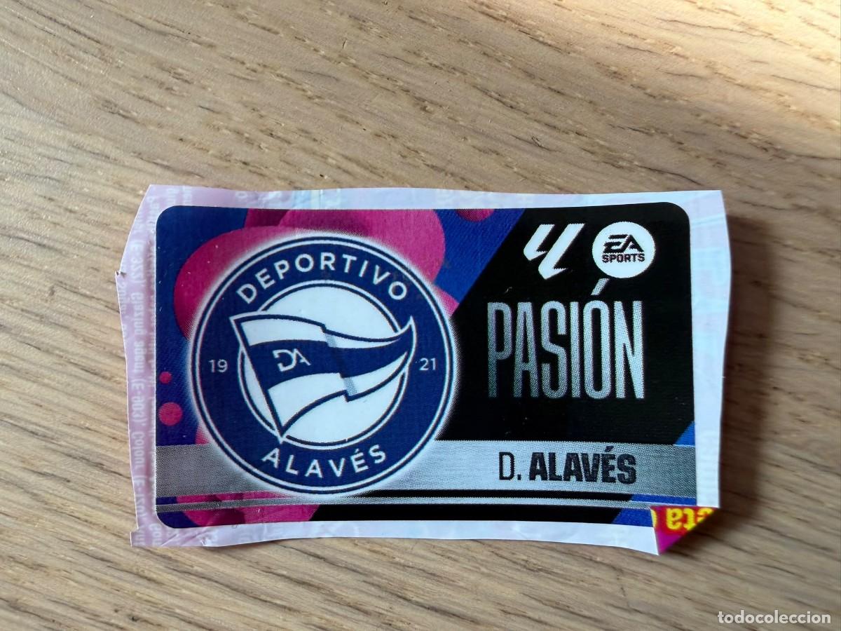 Cromos de f&uacute;tbol: ESCUDO ALAVES PASION 25 26 2025 2026 LIGA EA SPORTS CHICLES CHICLE ESTE SIN PEGAR