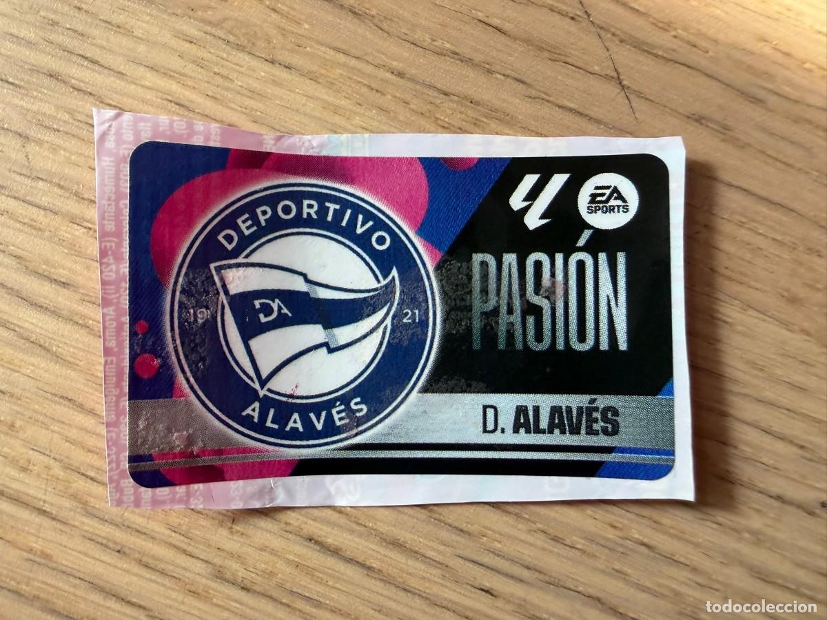 Cromos de f&uacute;tbol: ESCUDO ALAVES PASION 25 26 2025 2026 LIGA EA SPORTS CHICLES CHICLE ESTE SIN PEGAR