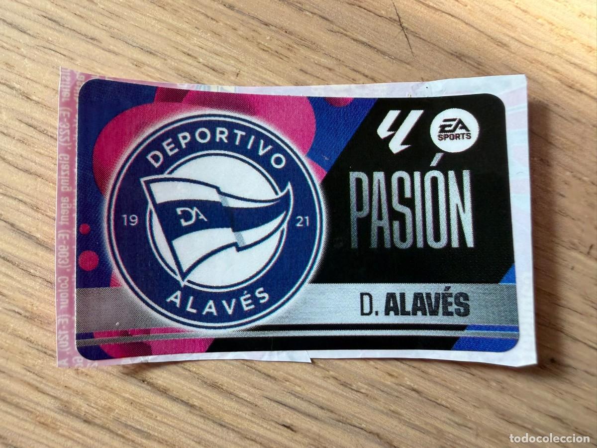 Cromos de f&uacute;tbol: ESCUDO ALAVES PASION 25 26 2025 2026 LIGA EA SPORTS CHICLES CHICLE ESTE SIN PEGAR