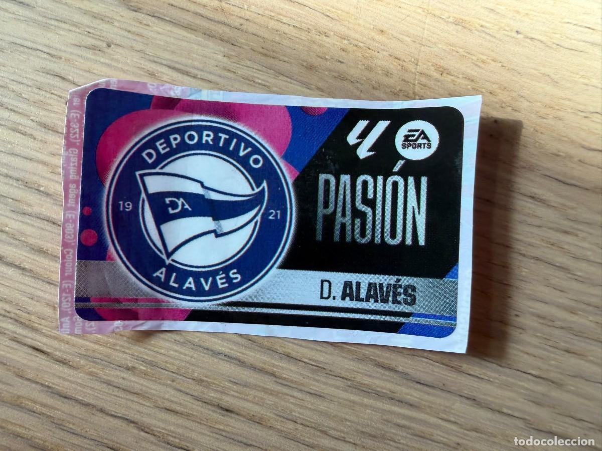 Cromos de f&uacute;tbol: ESCUDO ALAVES PASION 25 26 2025 2026 LIGA EA SPORTS CHICLES CHICLE ESTE SIN PEGAR