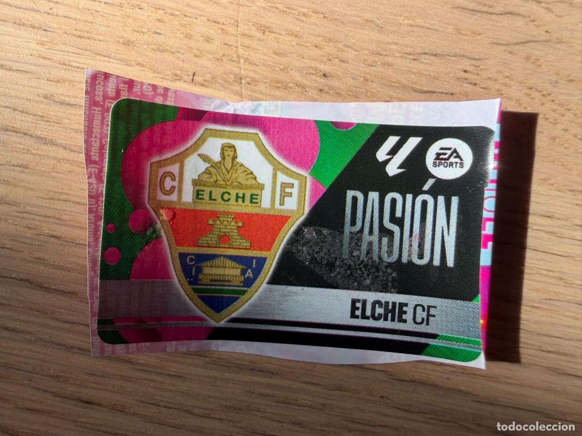Cromos de f&uacute;tbol: ESCUDO ELCHE PASION 25 26 2025 2026 LIGA EA SPORTS CHICLES CHICLE ESTE SIN PEGAR