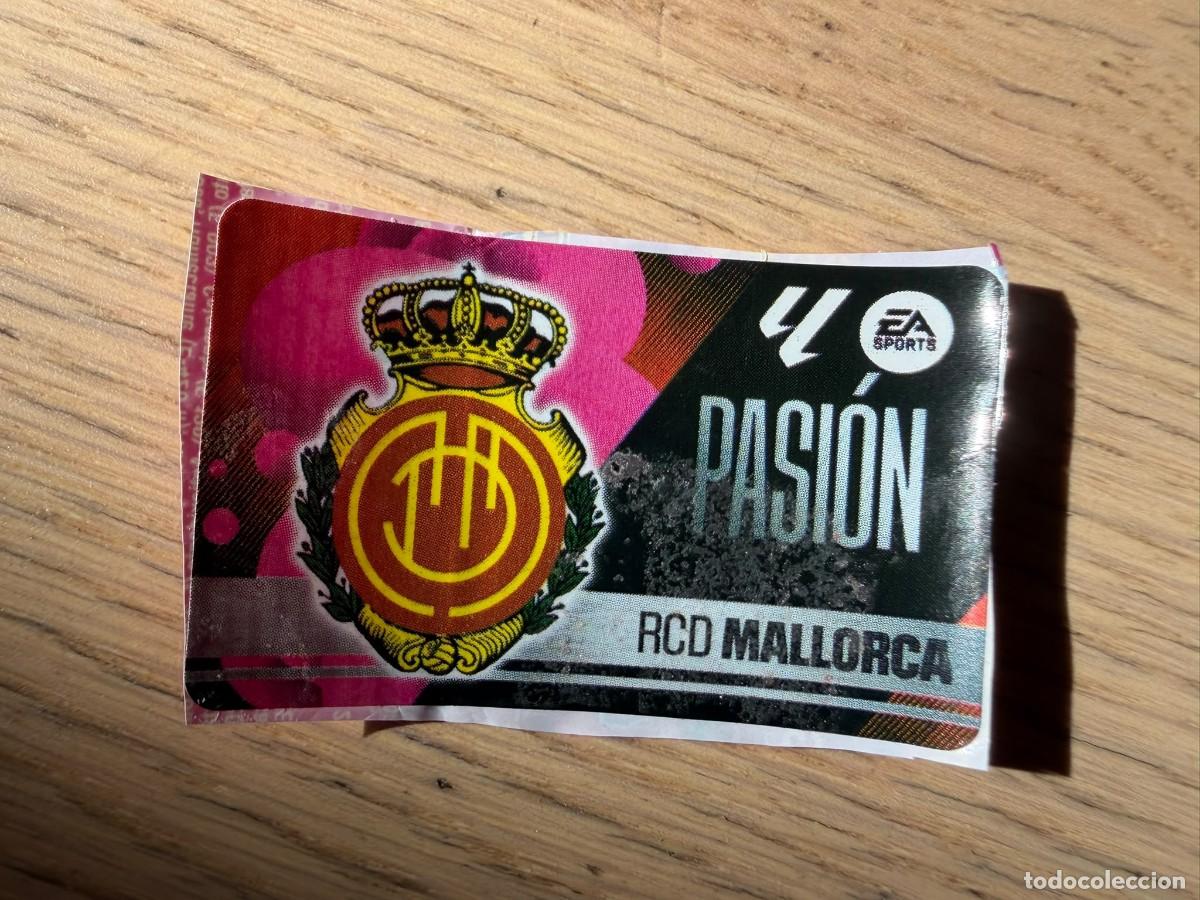 Cromos de f&uacute;tbol: ESCUDO MALLORCA PASION 25 26 2025 2026 LIGA EA SPORTS CHICLES CHICLE ESTE SIN PEGAR