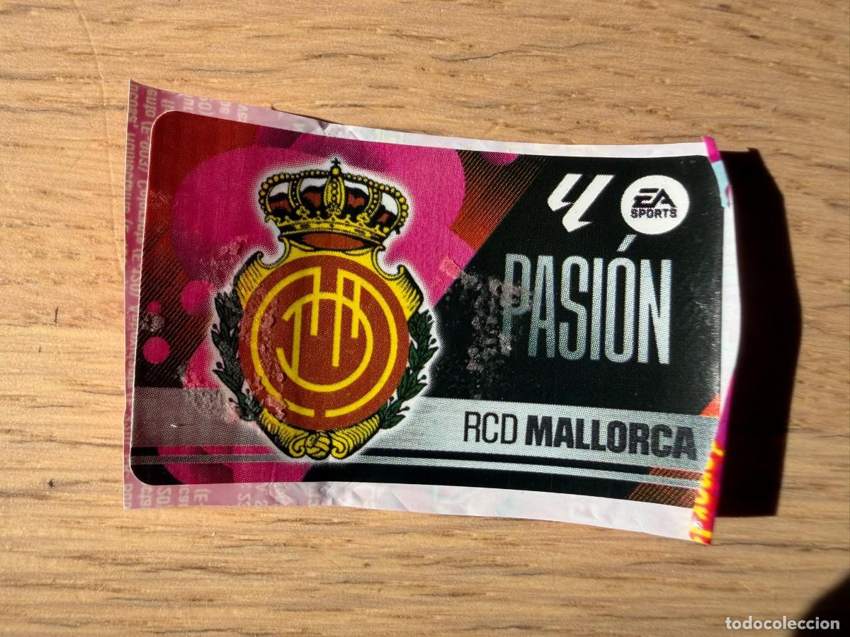 Cromos de f&uacute;tbol: ESCUDO MALLORCA PASION 25 26 2025 2026 LIGA EA SPORTS CHICLES CHICLE ESTE SIN PEGAR