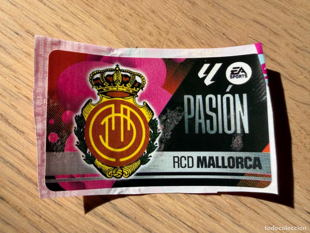 Cromos de f&uacute;tbol: ESCUDO MALLORCA PASION 25 26 2025 2026 LIGA EA SPORTS CHICLES CHICLE ESTE SIN PEGAR