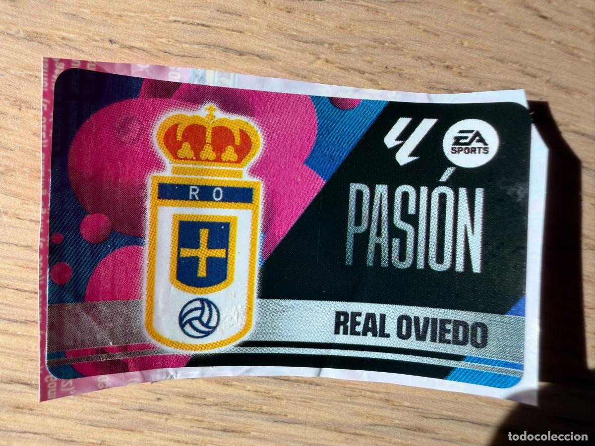 Cromos de f&uacute;tbol: ESCUDO REAL OVIEDO PASION 25 26 2025 2026 LIGA EA SPORTS CHICLES CHICLE ESTE SIN PEGAR