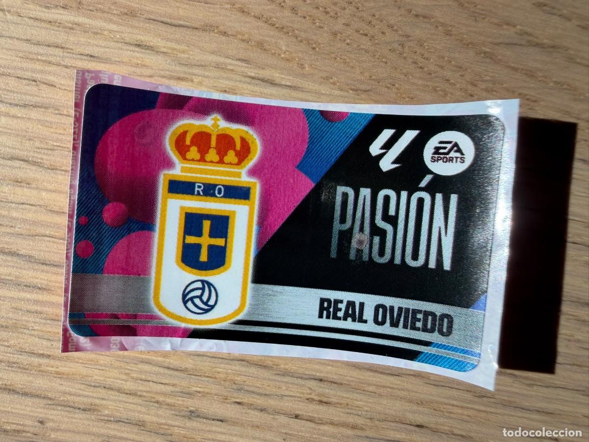 Cromos de f&uacute;tbol: ESCUDO REAL OVIEDO PASION 25 26 2025 2026 LIGA EA SPORTS CHICLES CHICLE ESTE SIN PEGAR