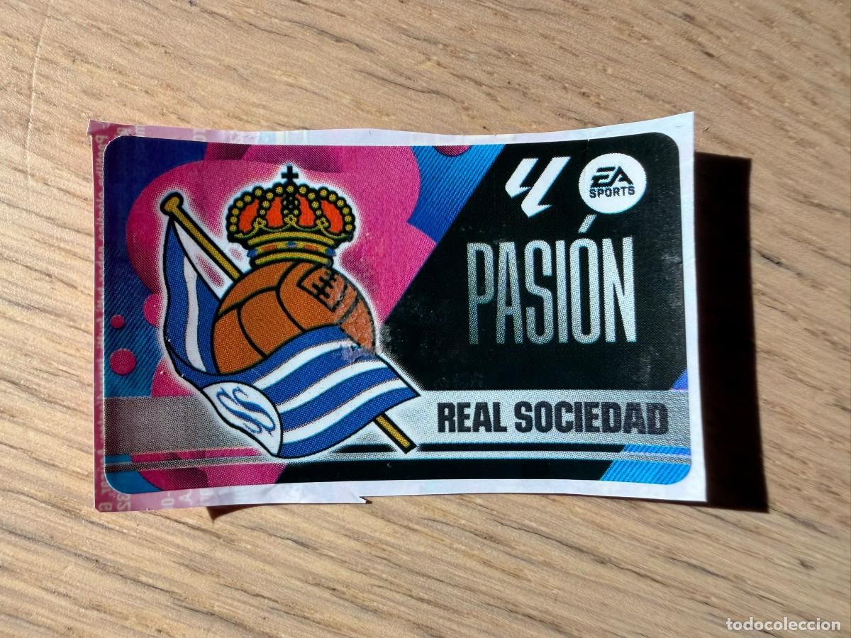 Cromos de f&uacute;tbol: ESCUDO REAL SOCIEDAD PASION 25 26 2025 2026 LIGA EA SPORTS CHICLES CHICLE ESTE SIN PEGAR