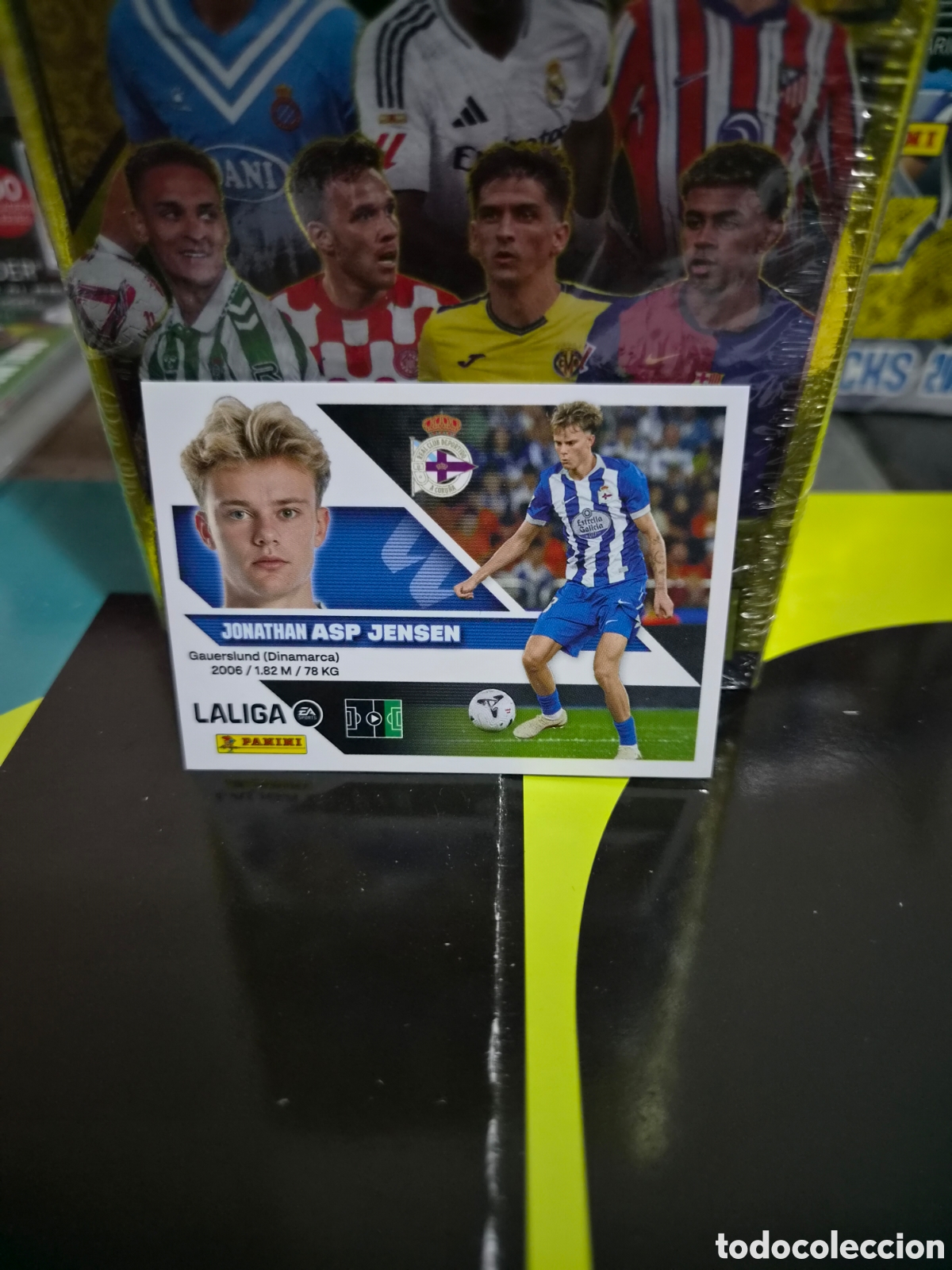 Cromos de Futebol: N&deg;17 Deportivo La Coru&ntilde;a Asp Jensen Liga Este 26/27