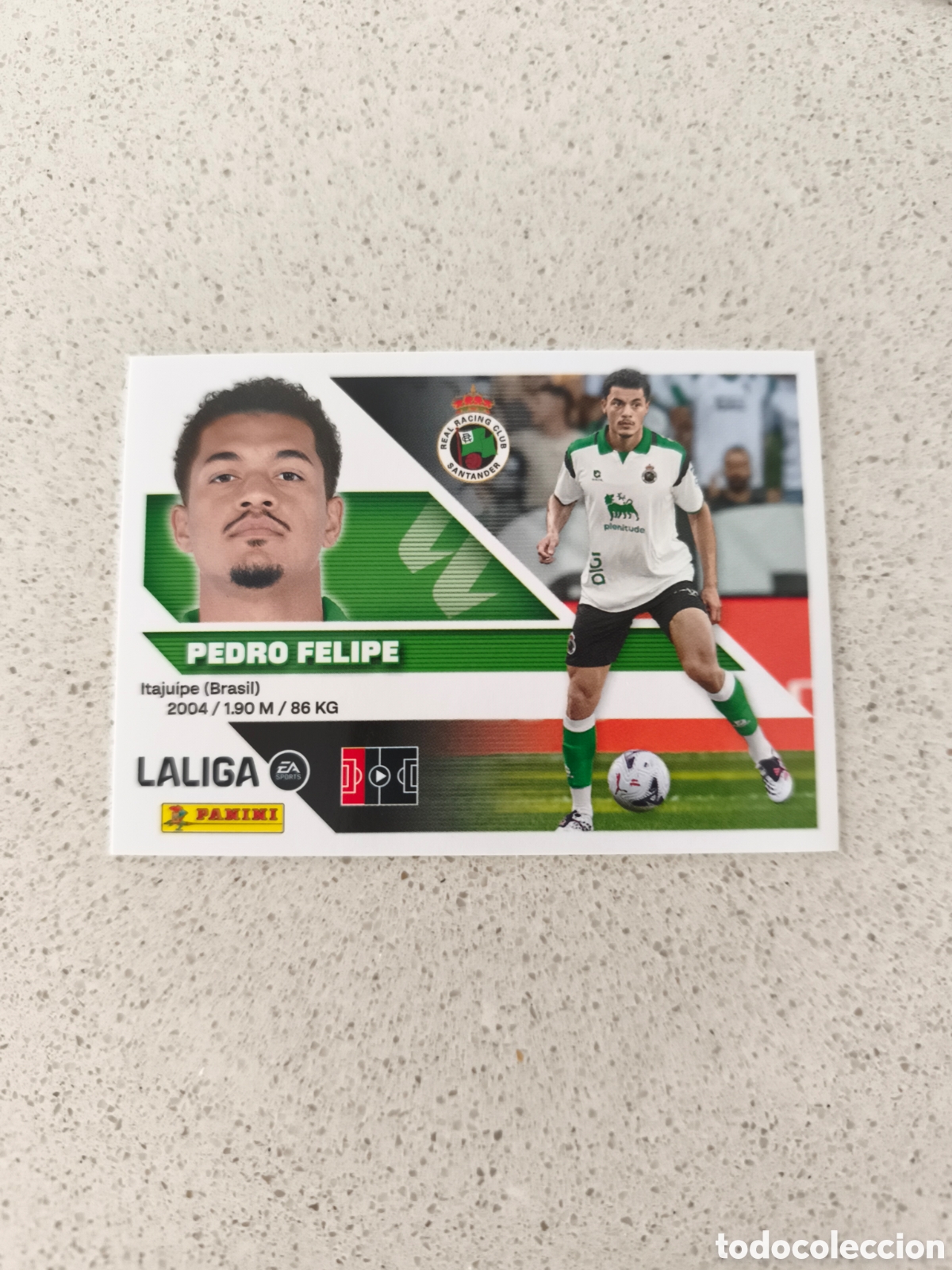 Cromos de f&uacute;tbol: CROMO N&Uacute;MERO 8 BIS COLOCA PEDRO FELIPE RACING SANTANDER. LIGA ESTE 26/27. PANINI. TERCERA EDICI&Oacute;N.