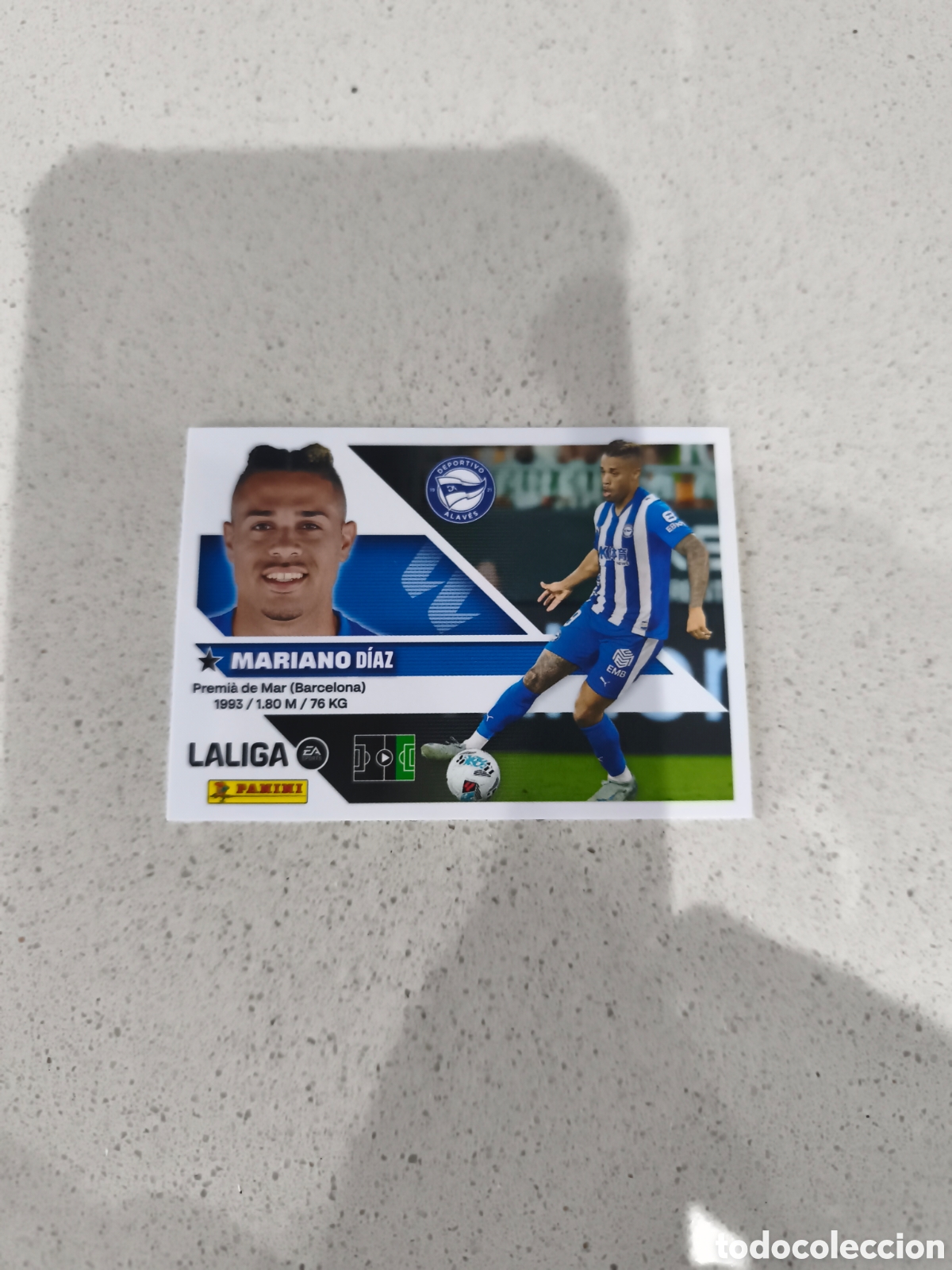 Football Stickers: CROMO N&Uacute;MERO 20 BIS COLOCA MARIANO ALAV&Eacute;S. LIGA ESTE 26/27. PANINI. TERCERA EDICI&Oacute;N.