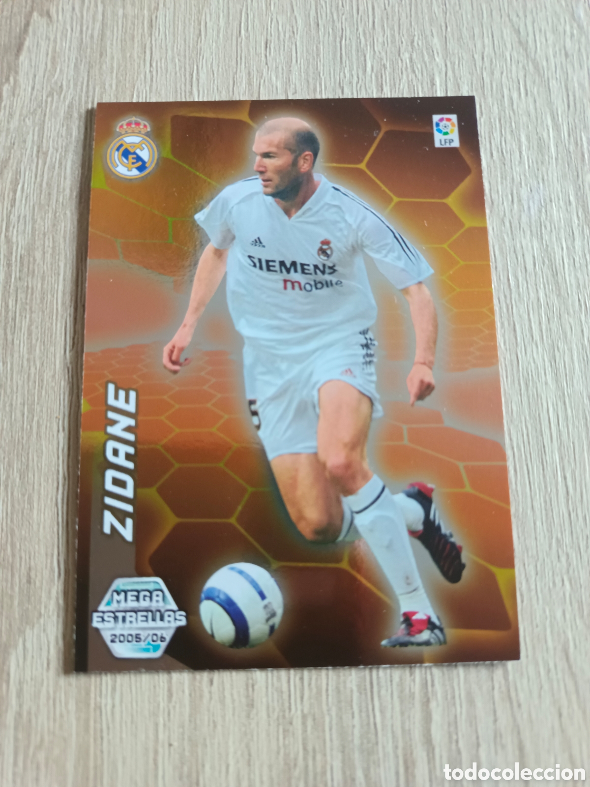 Cromos de f&uacute;tbol: ZINEDINE ZIDANE REAL MADRID.MEGACRACKS 2005-2006. N 385.EXCELENTE ESTADO