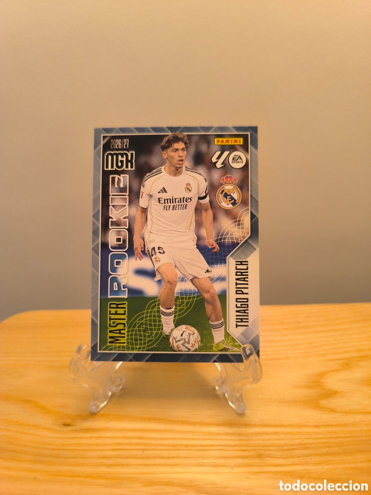 Fu&szlig;ball-Sticker: Thiago Pitarch MASTER ROOKIE megacracks 2026-27 Real Madrid n&deg;419