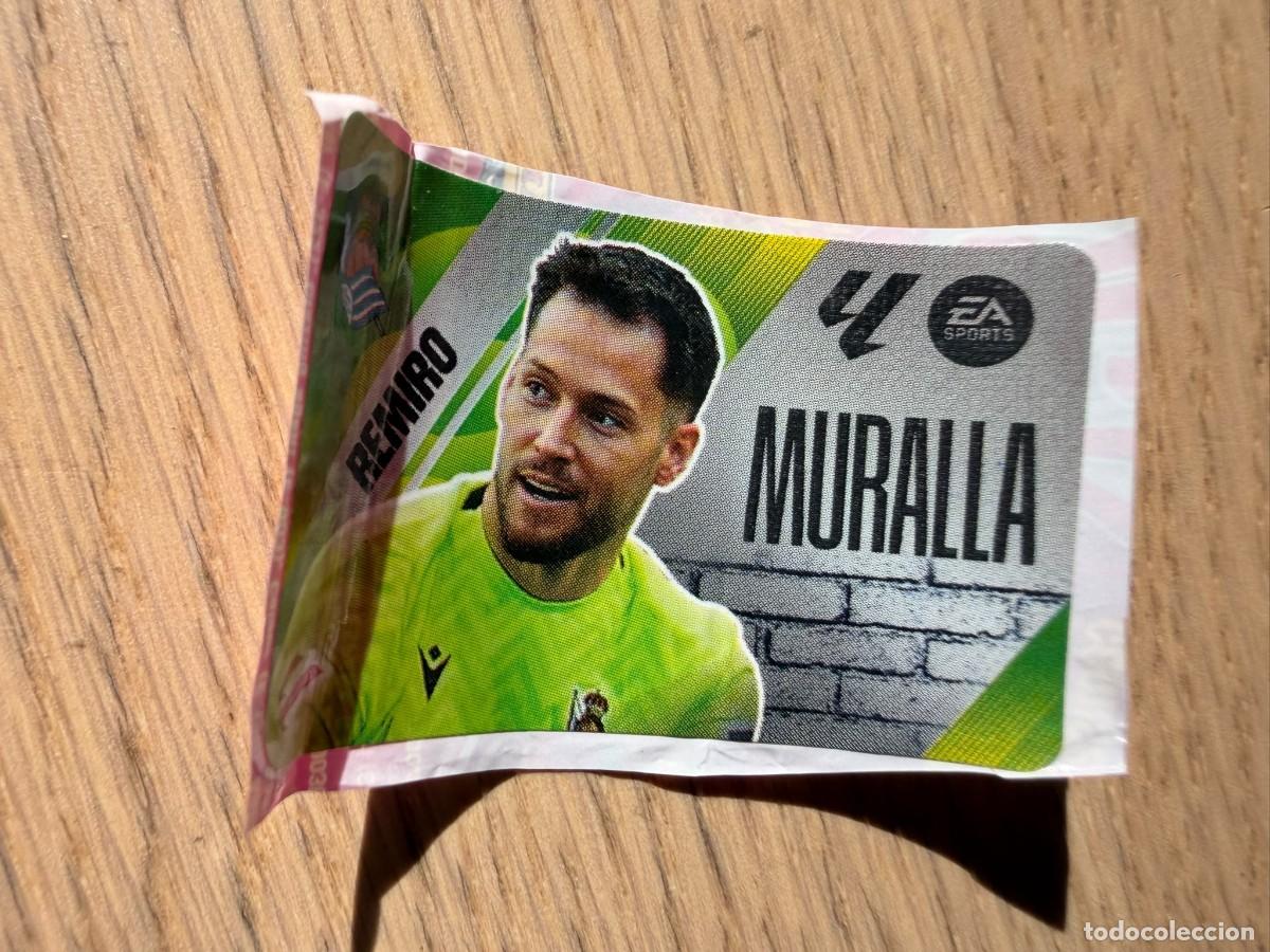 Figurine di Calcio: MURALLA REMIRO REAL SOCIEDAD 25 26 2025 2026 LIGA EA SPORTS CHICLES CHICLE ESTE SIN PEGAR