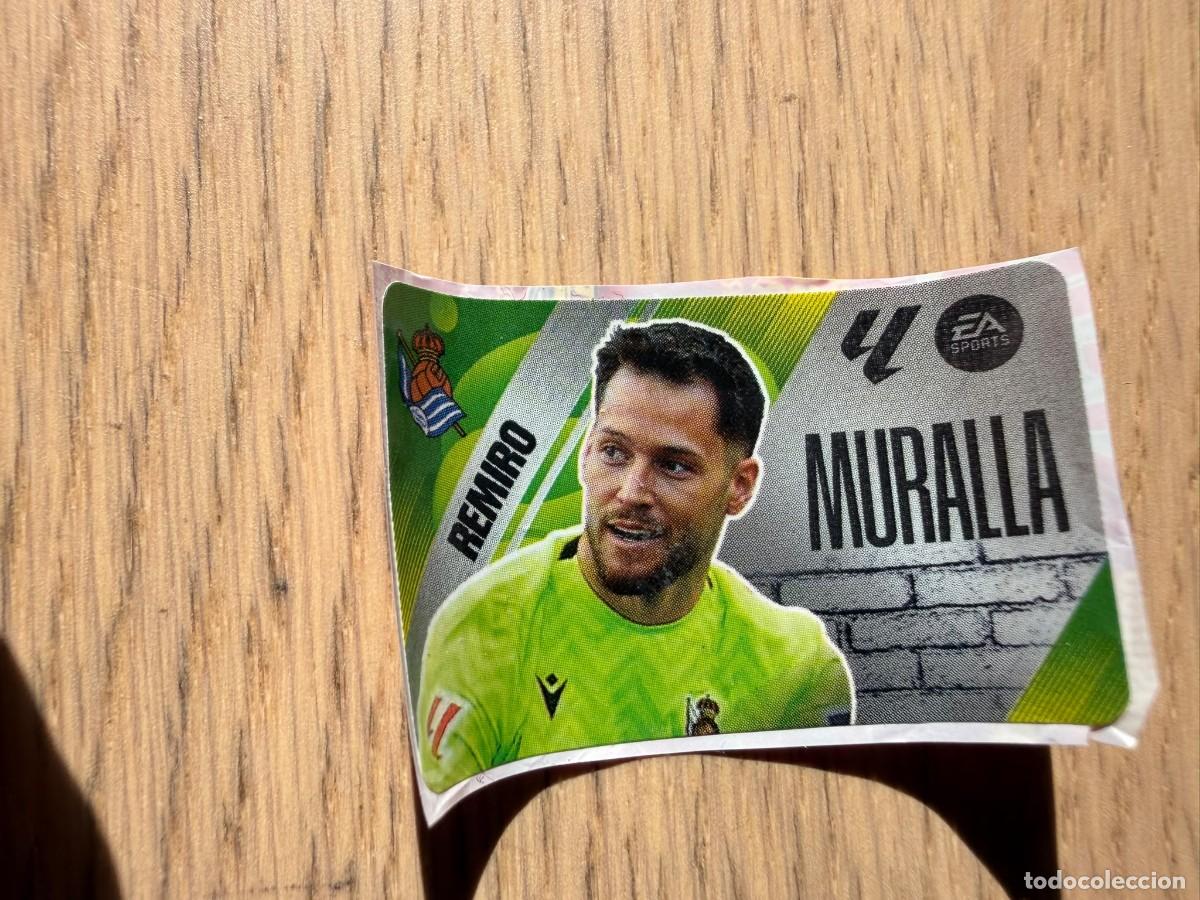 Figurine di Calcio: MURALLA REMIRO REAL SOCIEDAD 25 26 2025 2026 LIGA EA SPORTS CHICLES CHICLE ESTE SIN PEGAR