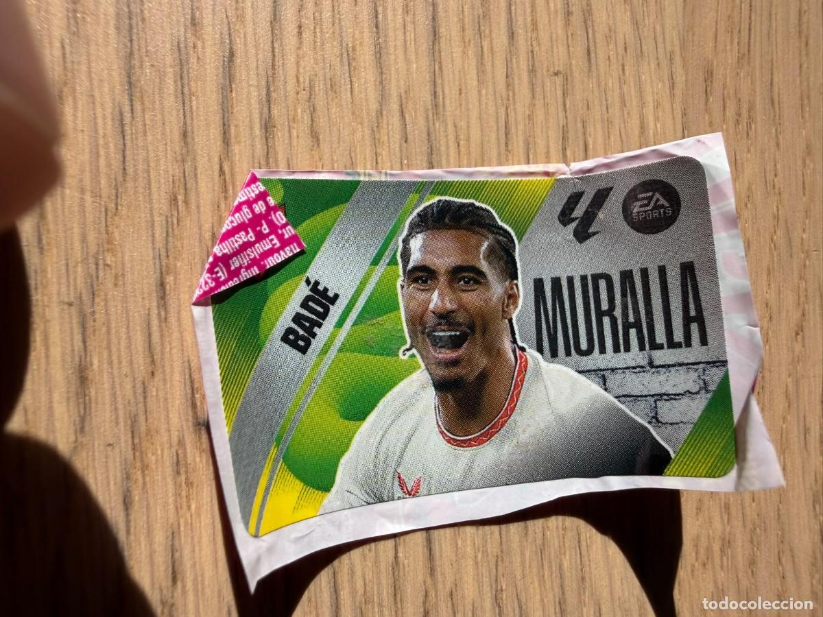 Figurine di Calcio: MURALLA BADE SEVILLA 25 26 2025 2026 LIGA EA SPORTS CHICLES CHICLE ESTE SIN PEGAR