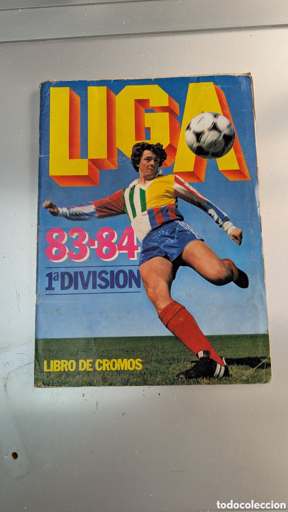 Cromos de f&uacute;tbol: ALBUM VACIO LIGA ESTE 1983/84 83 84 VACIO SE LE HAN DESPEGADO LOS CROMOS REGULAR ESTADO ROTURAS