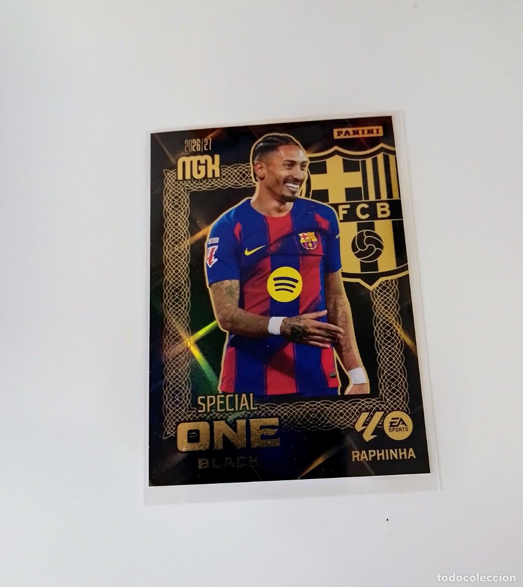 Football Stickers: MEGACRACKS 2026/2027 RAPHINHA ( SPECIAL ONE BLACK ) - DE SOBRE