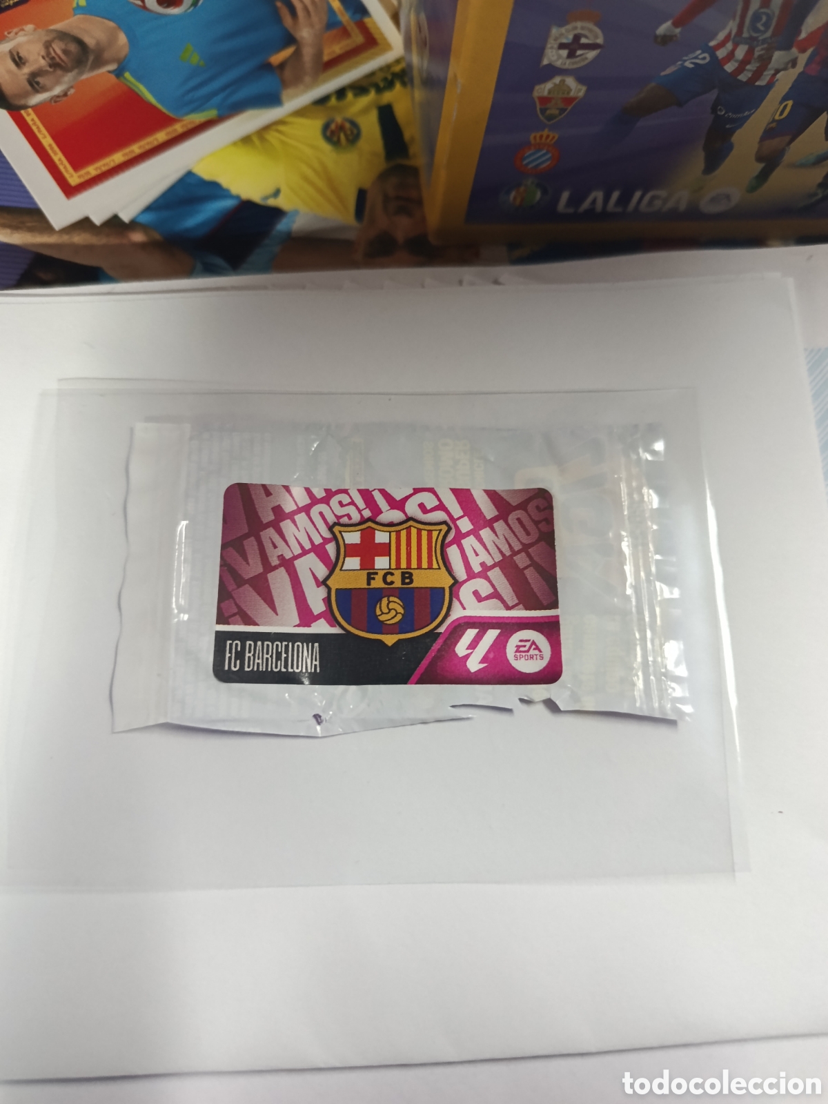Cromos de f&uacute;tbol: ESCUDO FC BARCELONA BAR&Ccedil;A VAMOS CROMO CHICLE LIGA ESTE 26 27 2026 2027 PANINI