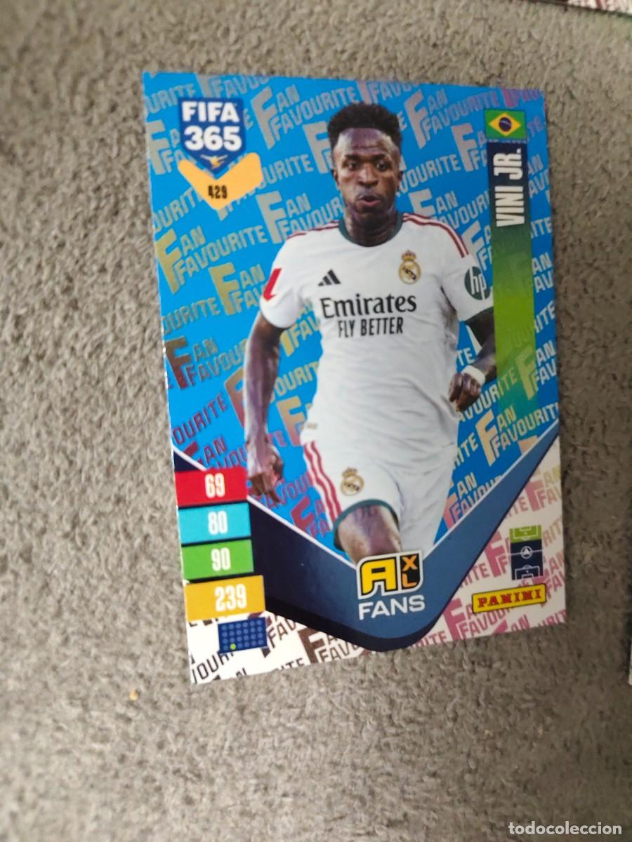Cromos de Futebol: 429 PARALELA AZUL 365 ADRENALYN 26 27 VINI JR. REAL MADRID FAN FAVOURITE 2026 2027 FIFA PANINI AAV