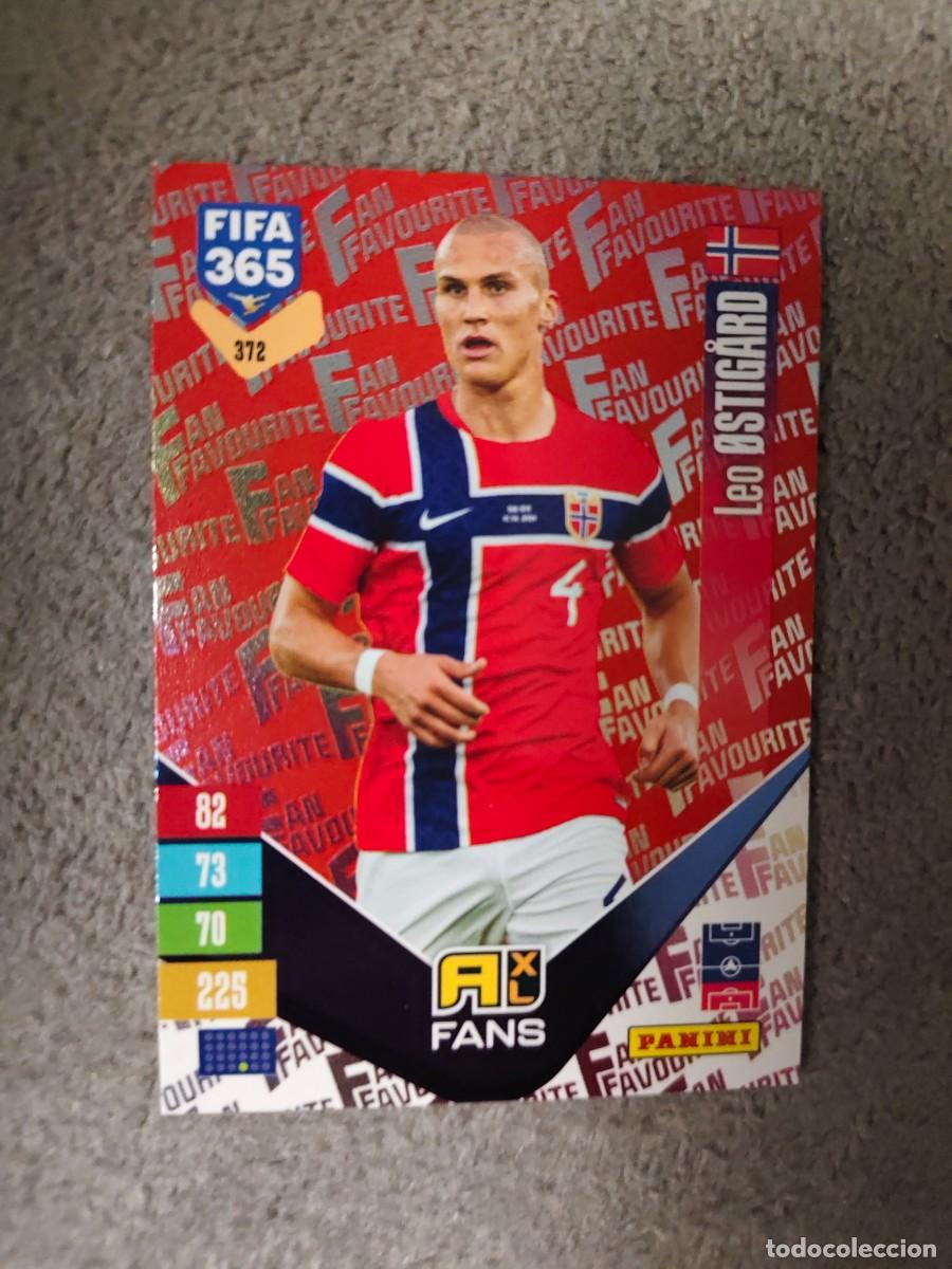 Cromos de Futebol: 372 PARALELA ROJA 365 ADRENALYN 26 27 LEO &Oslash;STIG&Aring;RD NORUEGA FAN FAVOURITE 2026 2027 FIFA PANINI AAV