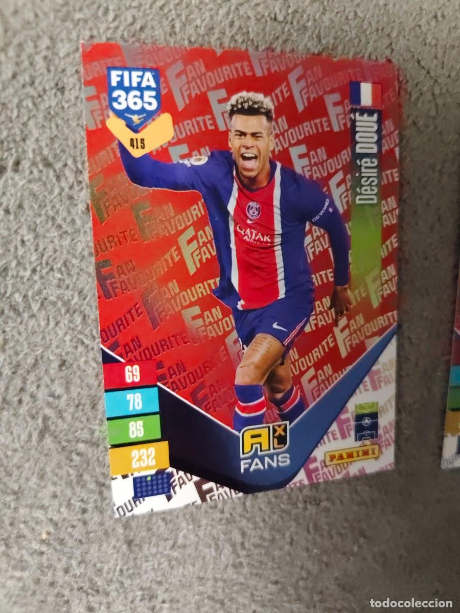 Cromos de Futebol: 415 PARALELA ROJA 365 ADRENALYN 26 27 D&Eacute;SIR&Eacute; DOU&Eacute; PARIS PSG FAN FAVOURITE 2026 2027 FIFA PANINI AAV