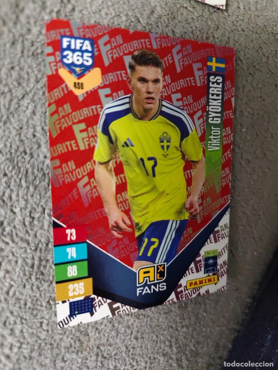 Fu&szlig;ball-Sticker: 450 PARALELA ROJA 365 ADRENALYN 26 27 VIKTOR GY&Ouml;KERES SUECIA FAN FAVOURITE 2026 2027 FIFA PANINI AAV
