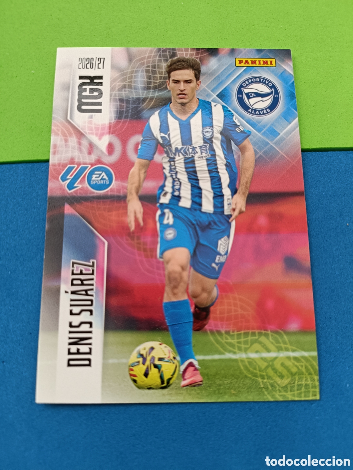 Figurine di Calcio: PANINI 2026 2027 MGK MEGACRACKS 25 Aniversario - Alav&eacute;s 32 Denis Su&aacute;rez