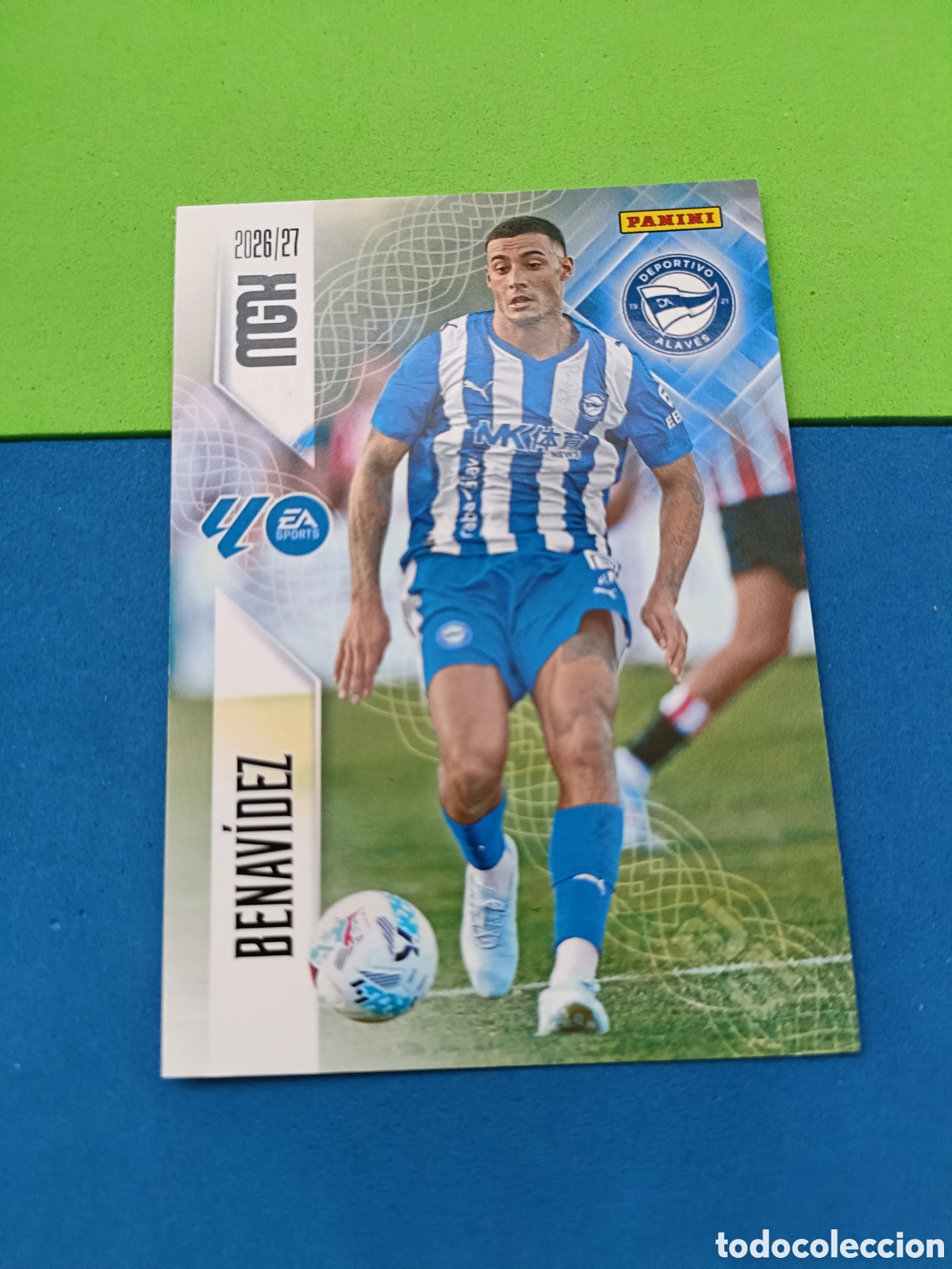 Cromos de f&uacute;tbol: PANINI 2026 2027 MGK MEGACRACKS 25 Aniversario - Alav&eacute;s 27 Benav&iacute;dez