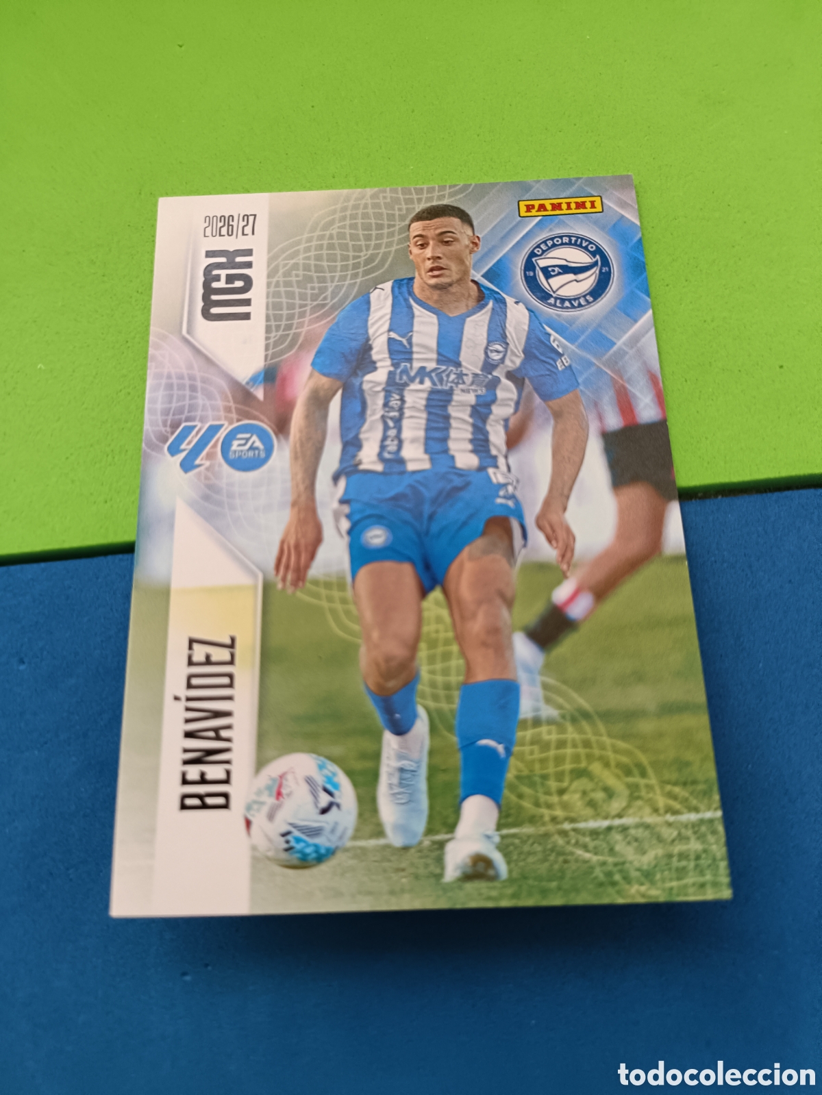 Fu&szlig;ball-Sticker: PANINI 2026 2027 MGK MEGACRACKS 25 Aniversario - Alav&eacute;s 27 Benav&iacute;dez